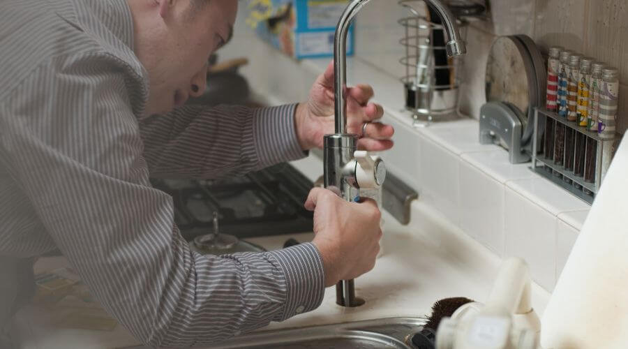 Local tankless water heater installation in Waterloo, IA